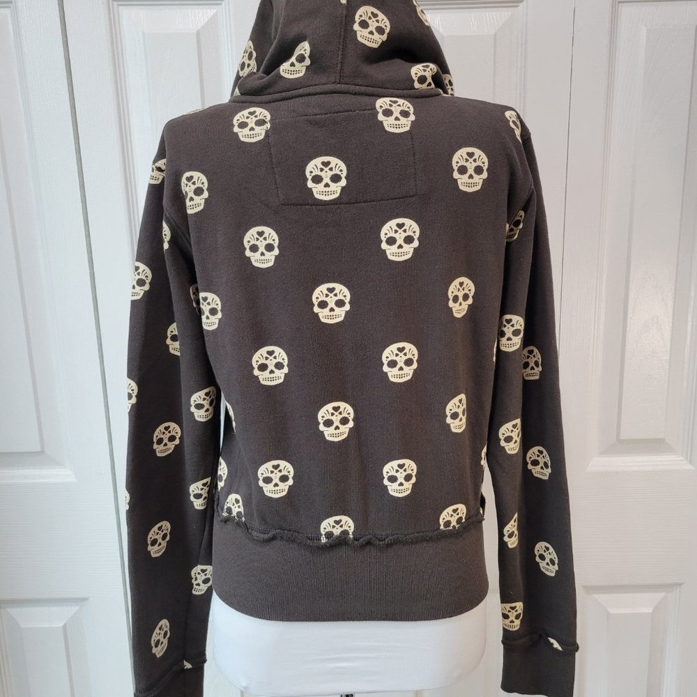 LOUNGEFLY Black Tan All-Over Sugar Skull Print Zip-Up Hoodie sz S EUC Goth Punk - Picture 2 of 6